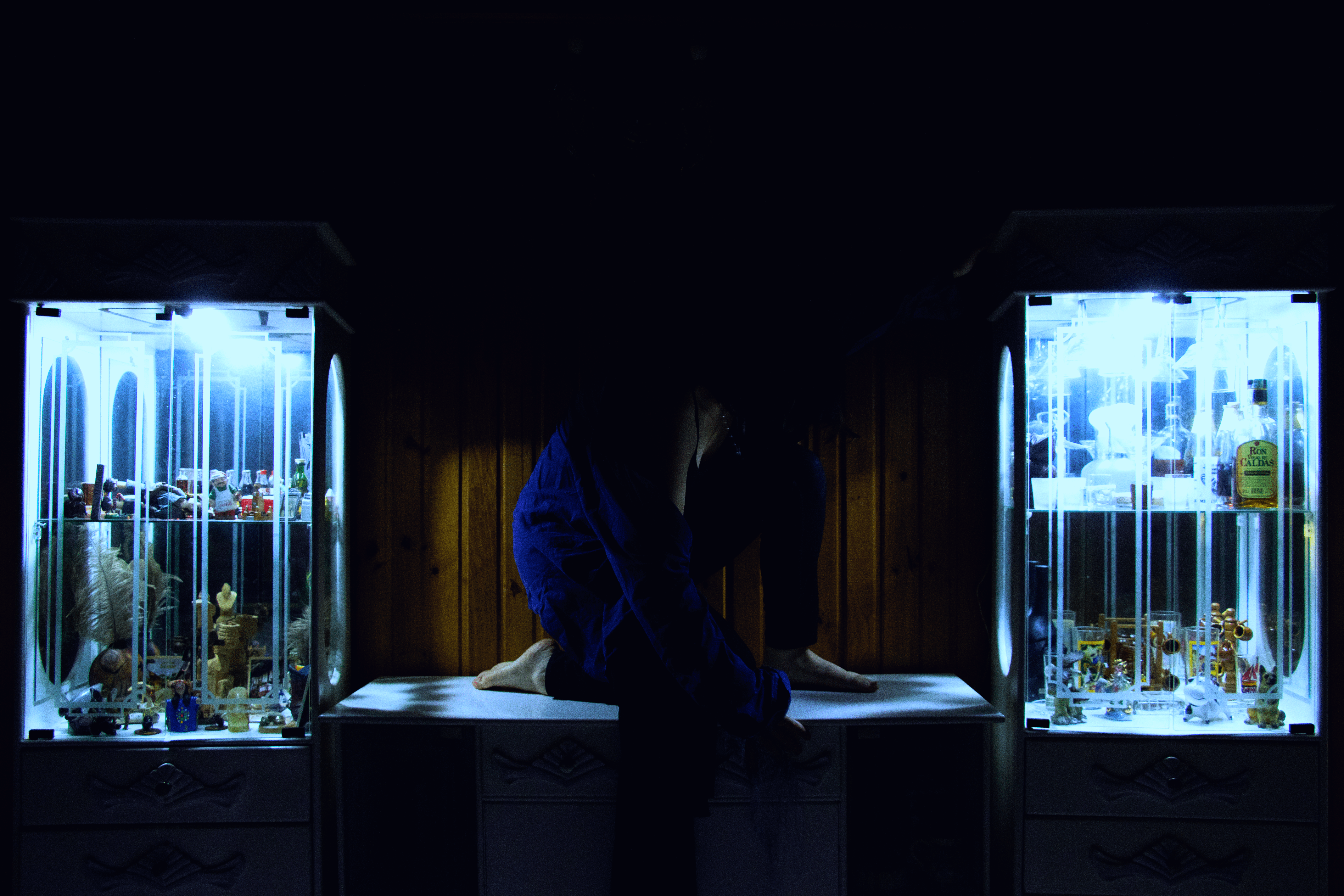 Fachada de un mundo roto — Azul